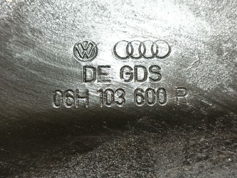 Recambio de carter para audi a4 b8 (8k2) 2.0 tfsi referencia OEM IAM 06H103600R  