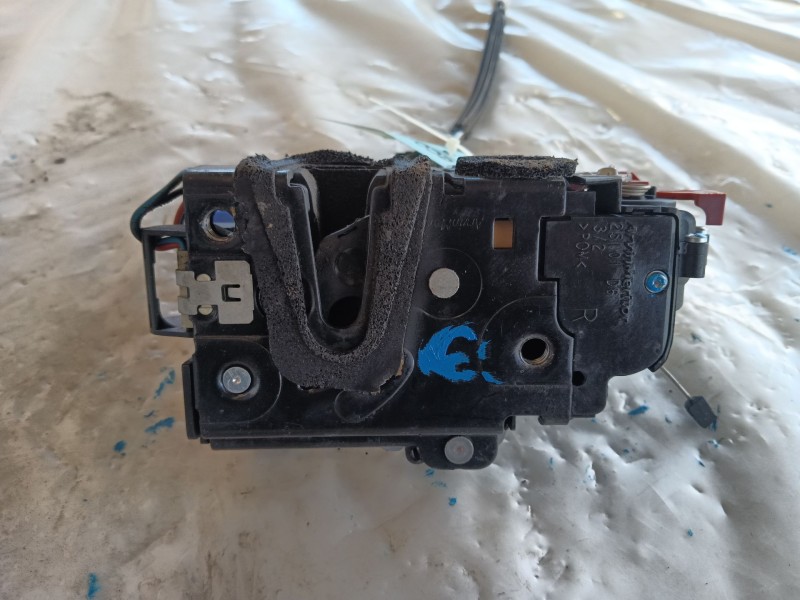 Recambio de cerradura puerta trasera derecha para skoda fabia ii (542) 1.2 referencia OEM IAM   
