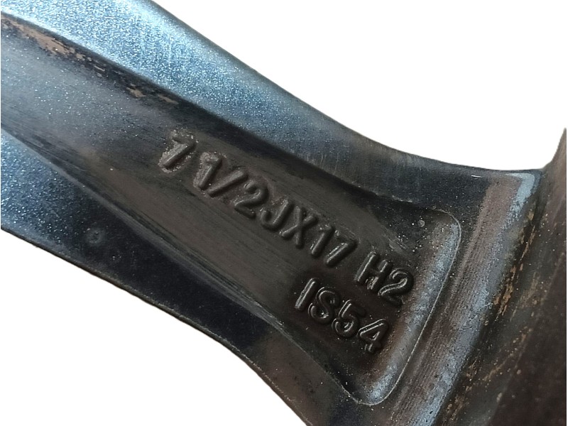 Recambio de llanta para bmw 1 (f40) 118 i referencia OEM IAM 17PULGADAS IS54 7 1/2Jx17