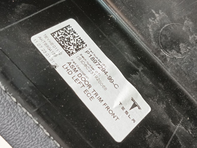 Recambio de guarnecido puerta delantera izquierda para tesla model y (5yjy) ev a las 4 ruedas referencia OEM IAM  P189729499C 