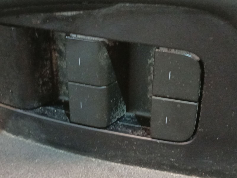 Recambio de guarnecido puerta delantera izquierda para tesla model y (5yjy) ev a las 4 ruedas referencia OEM IAM  P189729499C 