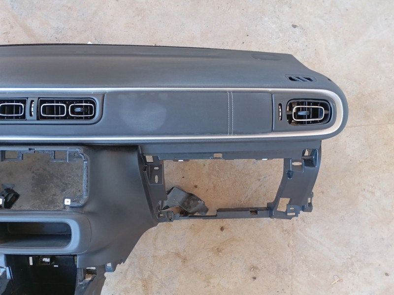 Recambio de salpicadero para citroën c3 iii (sx) 1.2 puretech 82 referencia OEM IAM 16192285ZD  