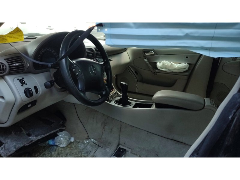 mercedes-benz clase c (w203) del año 2000