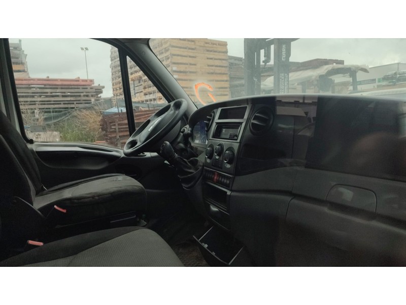 iveco daily v furgoneta del año 2013