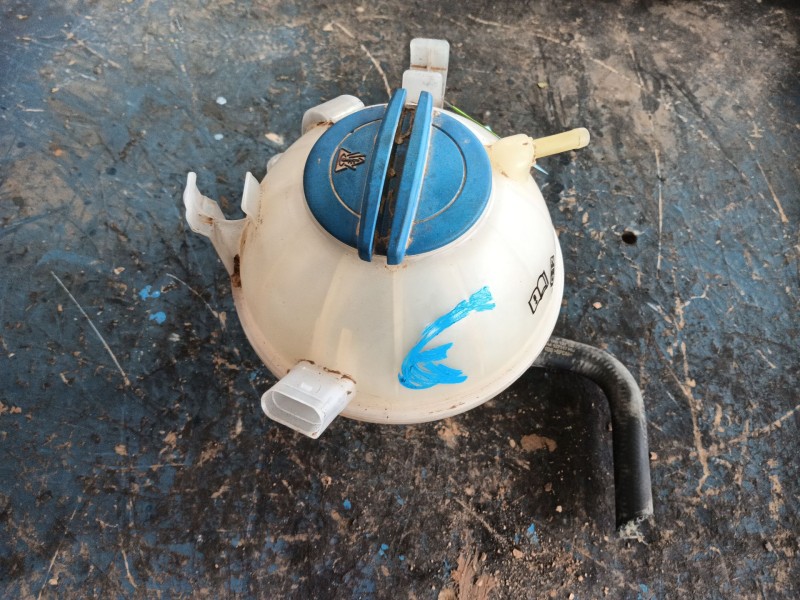 Recambio de deposito expansion para volkswagen touran (1t3) 2.0 tdi referencia OEM IAM   