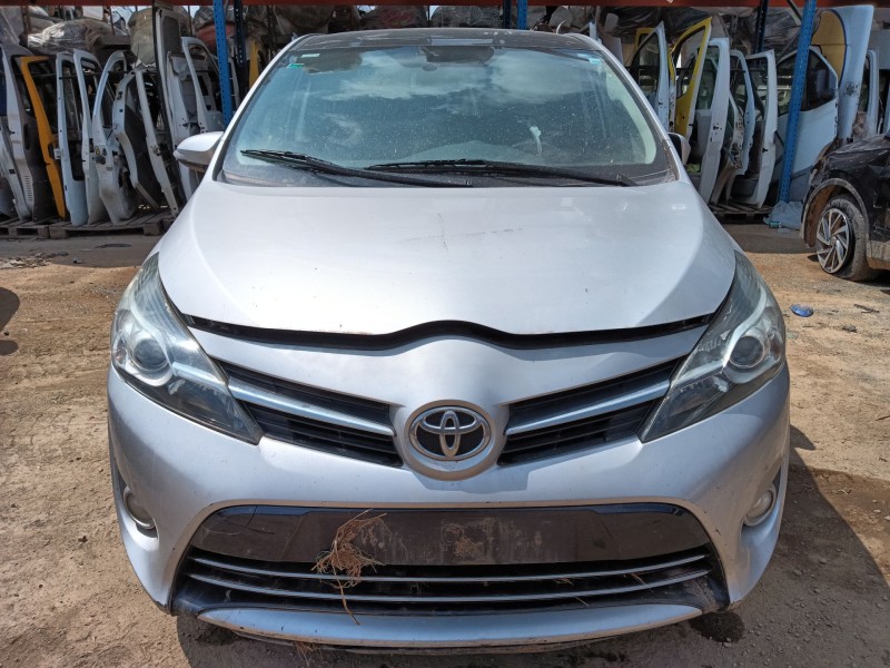 toyota verso (_r2_) del año 2013