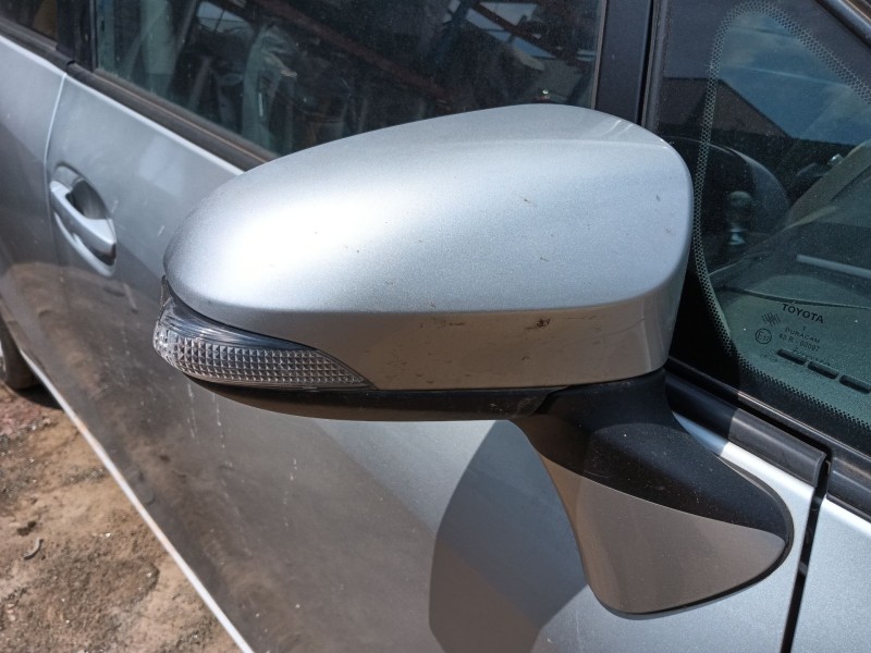 toyota verso (_r2_) del año 2013