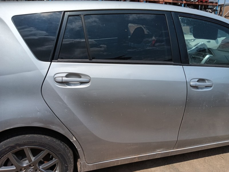 toyota verso (_r2_) del año 2013