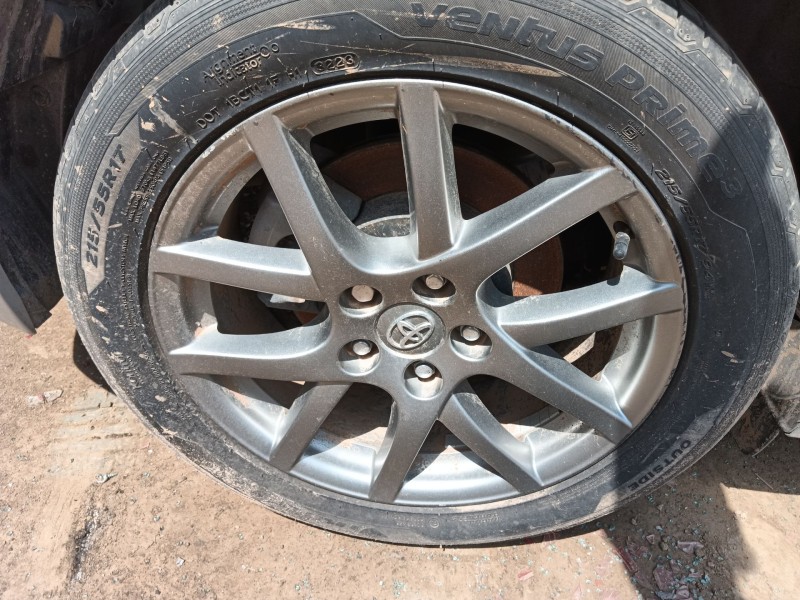 toyota verso (_r2_) del año 2013