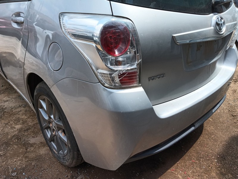 toyota verso (_r2_) del año 2013