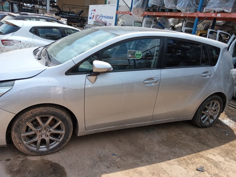 toyota verso (_r2_) del año 2013