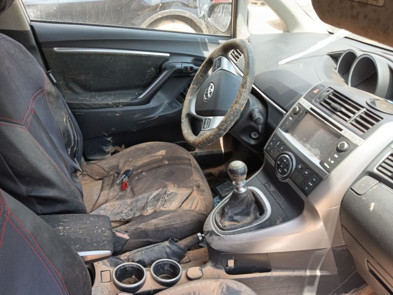 toyota verso (_r2_) del año 2013