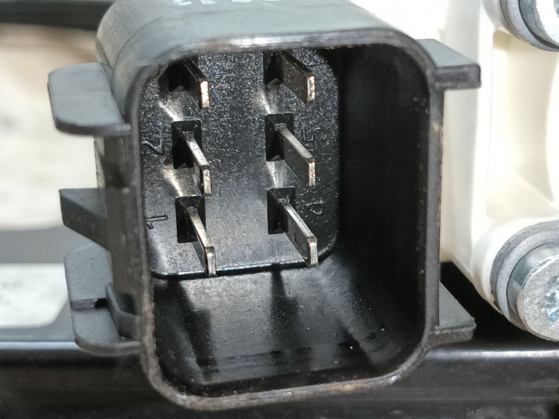 Recambio de elevalunas delantero izquierdo para ford focus iii 1.6 ti referencia OEM IAM 1870698 BM51A23201BC 