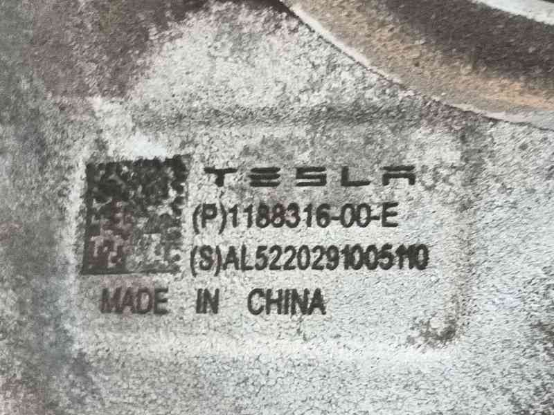 Recambio de mangueta delantera derecha para tesla model y (5yjy) ev a las 4 ruedas referencia OEM IAM 118831600D  