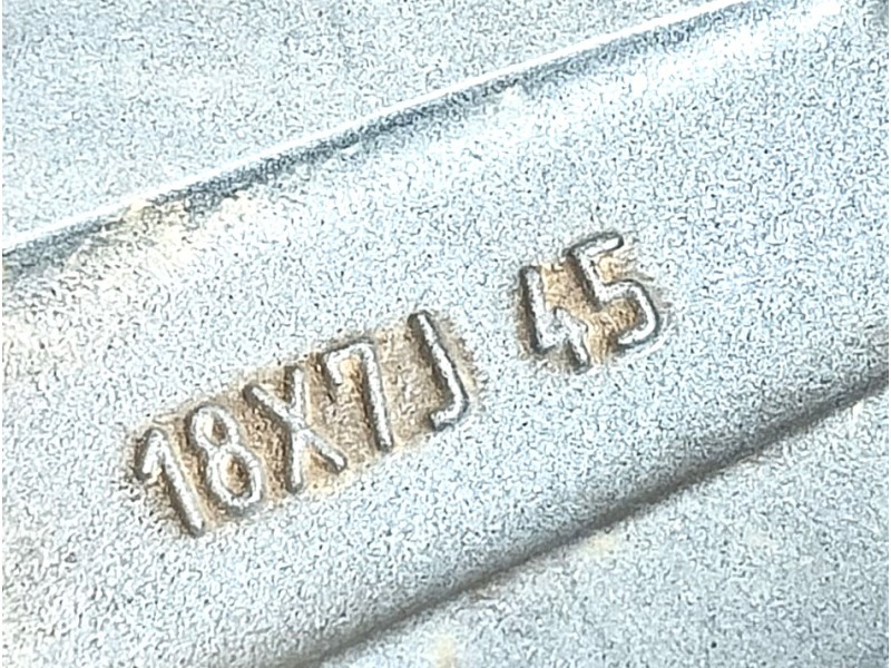 Recambio de llanta para mazda 3 hatchback (bp) 2.0 skyactiv-g m hybrid referencia OEM IAM 18 PULGADAS ET45 18x7J