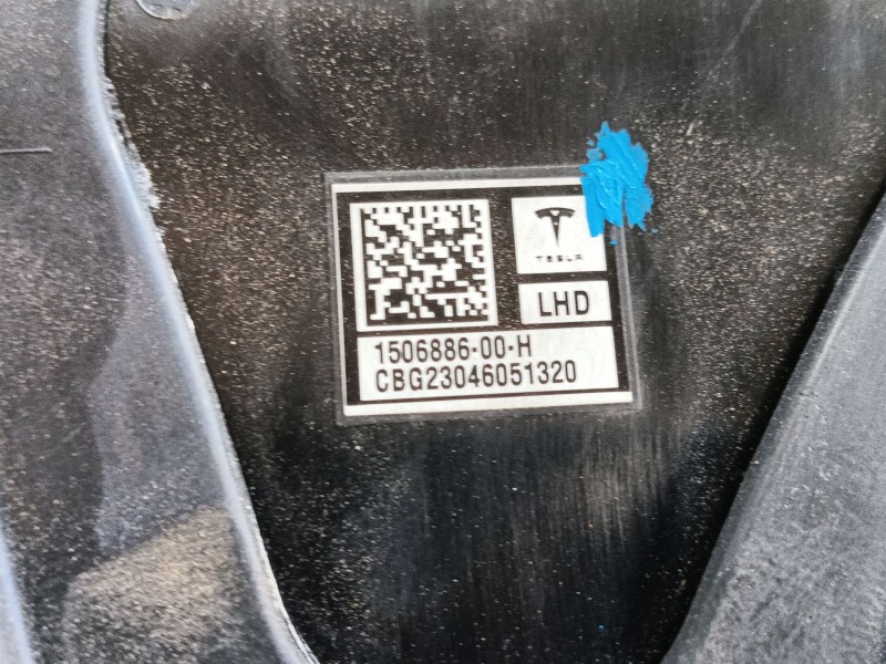 Recambio de moldura para tesla model y (5yjy) ev a las 4 ruedas referencia OEM IAM   