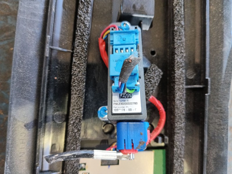 Recambio de moldura para tesla model y (5yjy) ev a las 4 ruedas referencia OEM IAM   