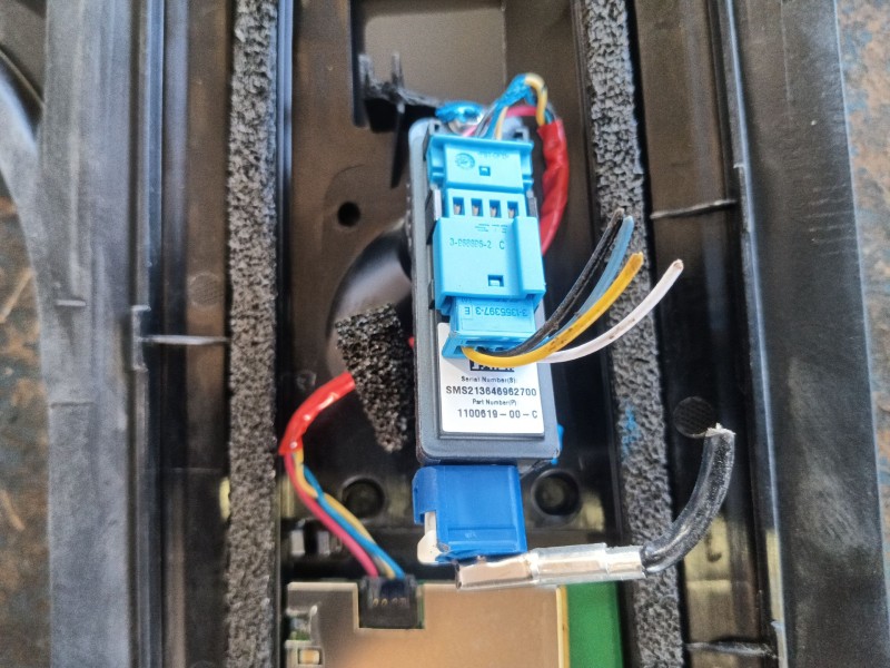 Recambio de moldura para tesla model y (5yjy) ev a las 4 ruedas referencia OEM IAM   