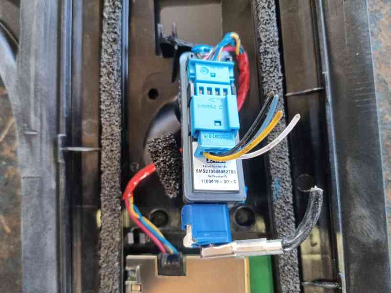 Recambio de moldura para tesla model y (5yjy) ev a las 4 ruedas referencia OEM IAM   