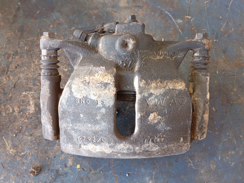 Recambio de pinza freno delantera derecha para audi a3 (8v1, 8vk) 1.4 tfsi referencia OEM IAM   