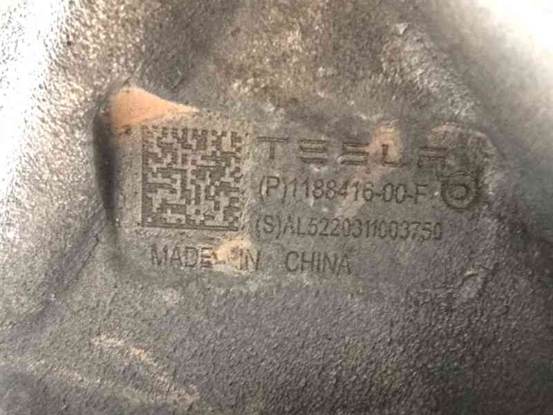 Recambio de mangueta trasera derecha para tesla model y (5yjy) ev a las 4 ruedas referencia OEM IAM 118841600F 104466600C 
