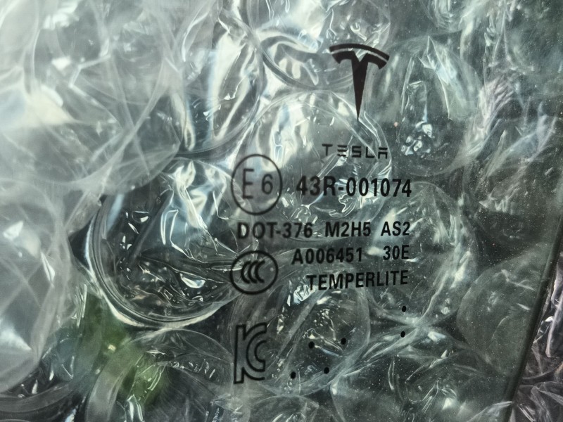 Recambio de luna delantera izquierda para tesla model s (5yjs) referencia OEM IAM   