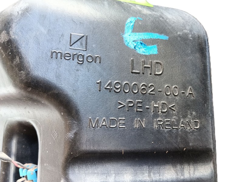 Recambio de deposito limpia para tesla model s (5yjs) referencia OEM IAM   