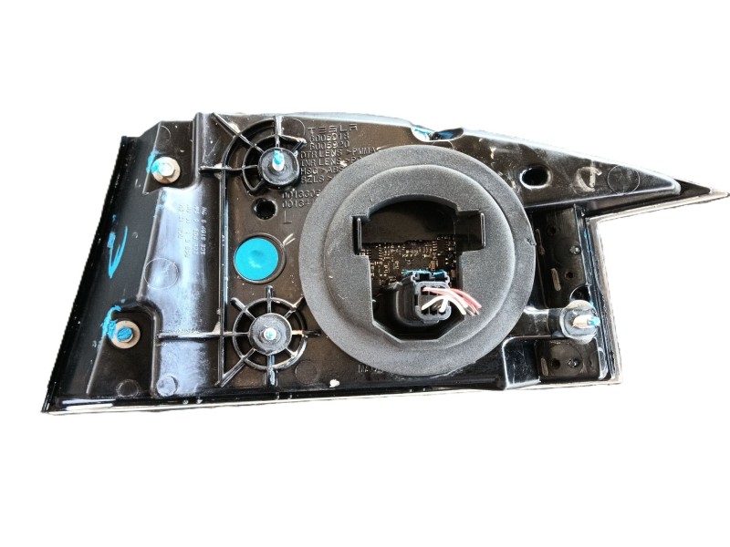 Recambio de piloto trasero izquierdo para tesla model s (5yjs) referencia OEM IAM   