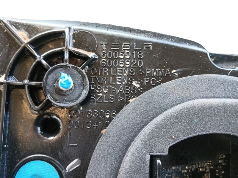 Recambio de piloto trasero izquierdo para tesla model s (5yjs) referencia OEM IAM   