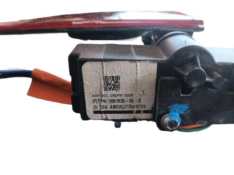 Recambio de tapa exterior combustible para tesla model s (5yjs) referencia OEM IAM   