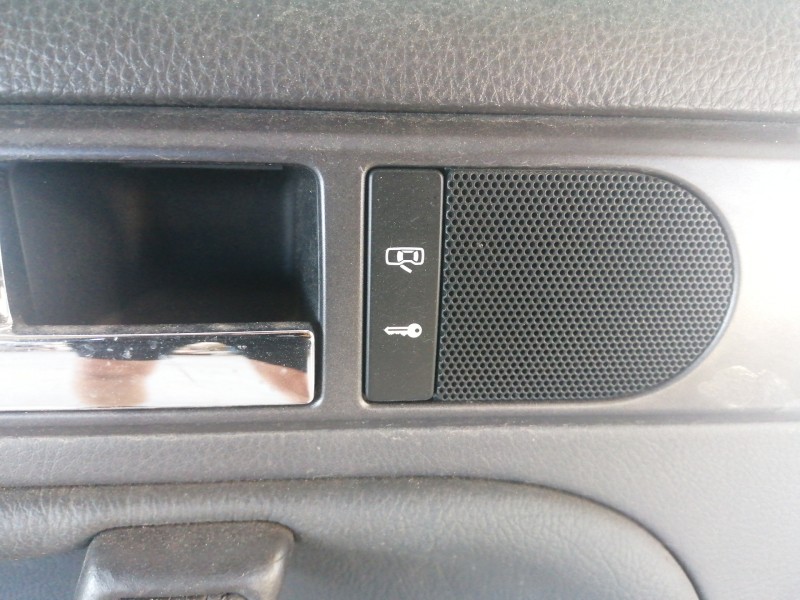 Recambio de puerta trasera izquierda para volkswagen touareg (7la) 2.5 tdi referencia OEM IAM COMPLETA  