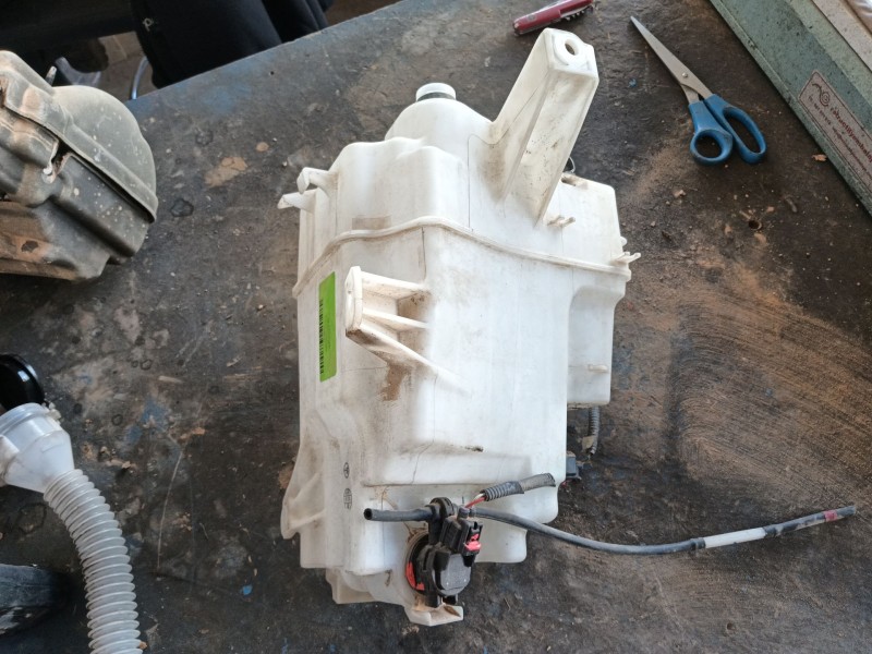 Recambio de deposito limpia para lexus nx (_z1_) 300h awd (ayz15) referencia OEM IAM 8531578030  