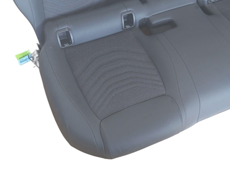 Recambio de asientos traseros para mercedes-benz eqa (h243) eqa 250+ (243.702) referencia OEM IAM A2439201300  