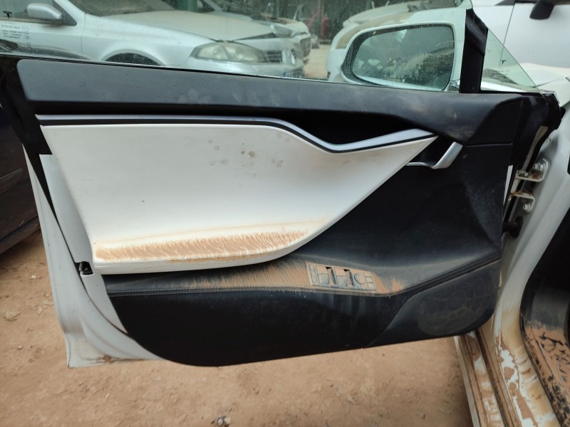Recambio de guarnecido puerta delantera izquierda para tesla model s (5yjs) referencia OEM IAM   
