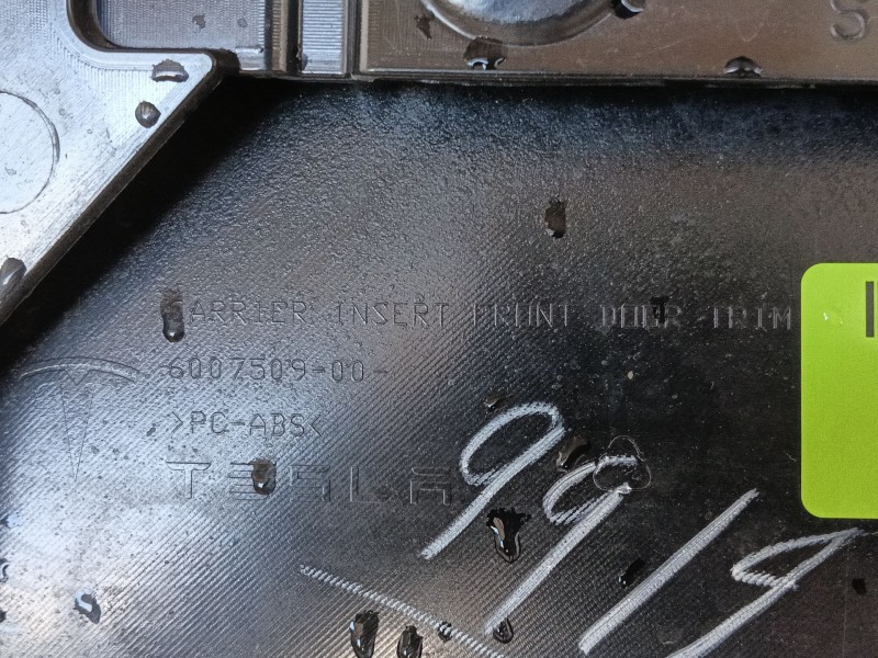 Recambio de guarnecido puerta delantera izquierda para tesla model s (5yjs) referencia OEM IAM   