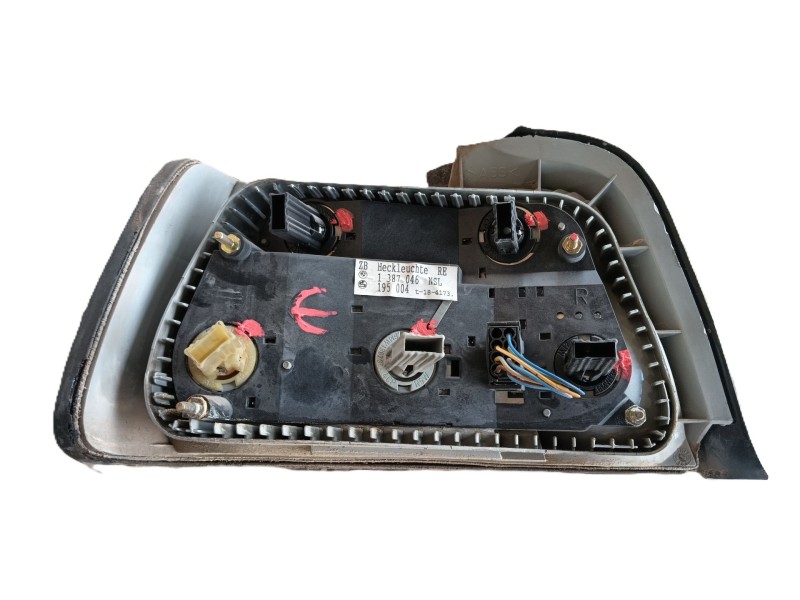 Recambio de piloto trasero derecho para bmw 3 (e36) 320 i referencia OEM IAM   