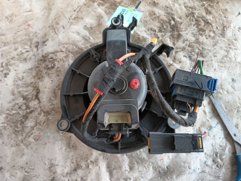 Recambio de motor calefaccion para iveco daily vi caja/chasis 33s16, 35s16, 35c16, 40c16, 50c16 referencia OEM IAM   