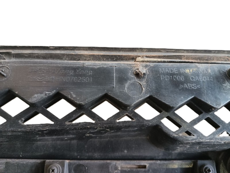 Recambio de rejilla delantera para hyundai tucson (jm) 2.0 crdi referencia OEM IAM   