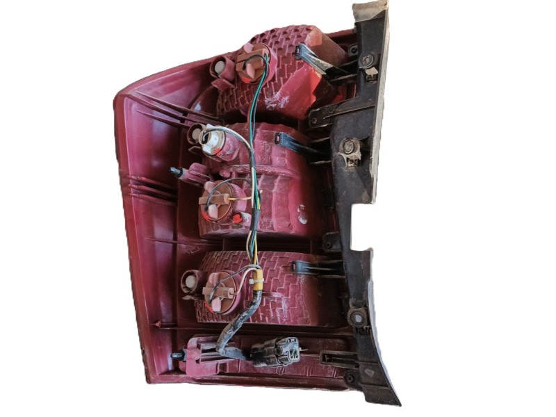 Recambio de piloto trasero derecho para kia carens iii monospace (un) 2.0 crdi 115 referencia OEM IAM   