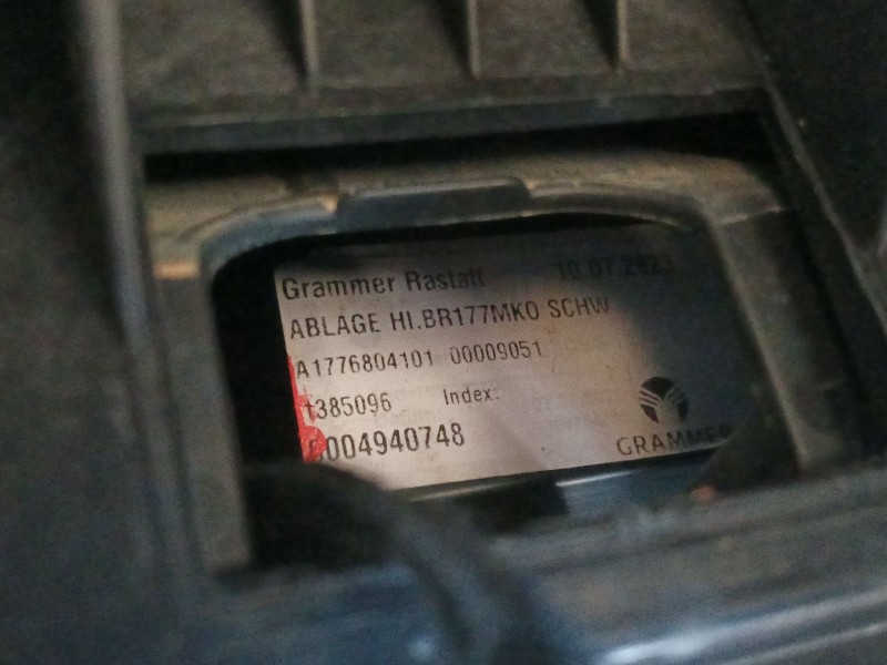 Recambio de apoyabrazos central para mercedes-benz eqa (h243) eqa 250+ (243.702) referencia OEM IAM   