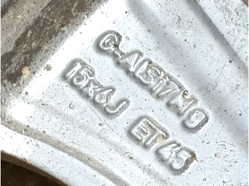 Recambio de llanta para toyota yaris (_p21_, _pa1_, _ph1_) 1.5 (mxpa11) referencia OEM IAM 42611K0030 ET45 15x6J