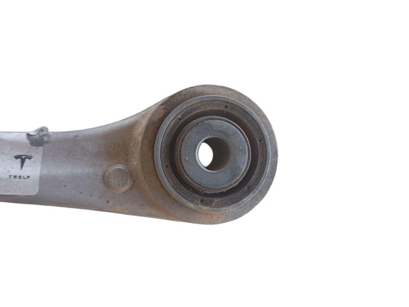 Recambio de brazo suspension superior trasero derecho para tesla model s (5yjs) referencia OEM IAM 104396400C 830710135 