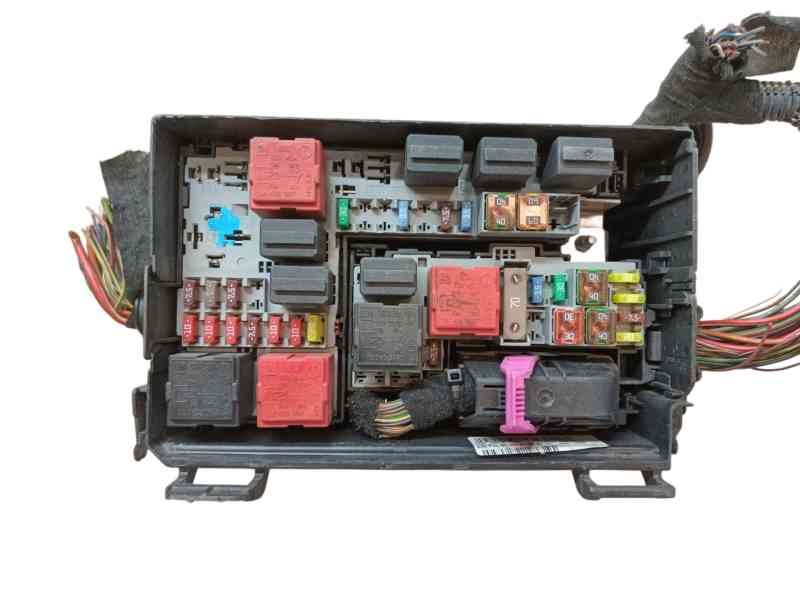 Recambio de caja reles / fusibles para opel corsa d cmon referencia OEM IAM 13246936 13185560 