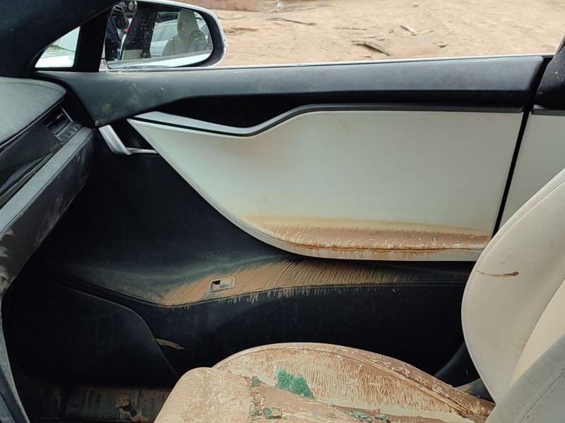 Recambio de guarnecido puerta delantera derecha para tesla model s (5yjs) referencia OEM IAM   