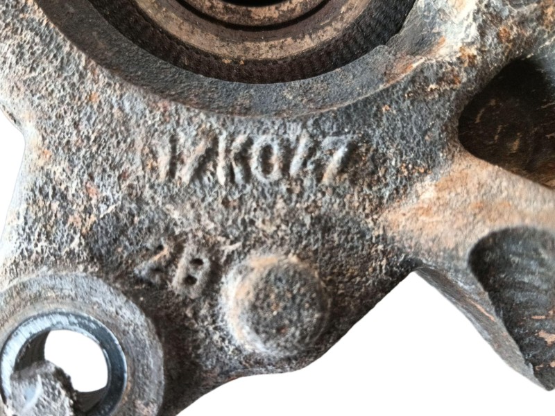 Recambio de mangueta delantera derecha para dacia logan ii 1.5 dci referencia OEM IAM 400142563R 17K04Z 