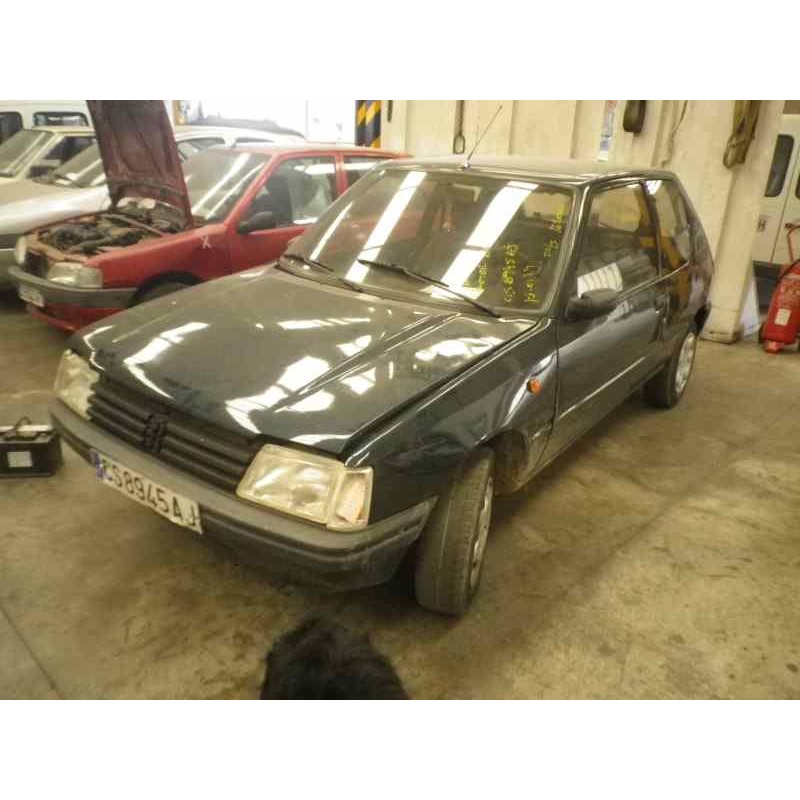 PEUGEOT 205 BERLINA