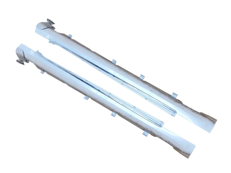 Recambio de estribos laterales para tesla model s (5yjs) referencia OEM IAM 600587400J  