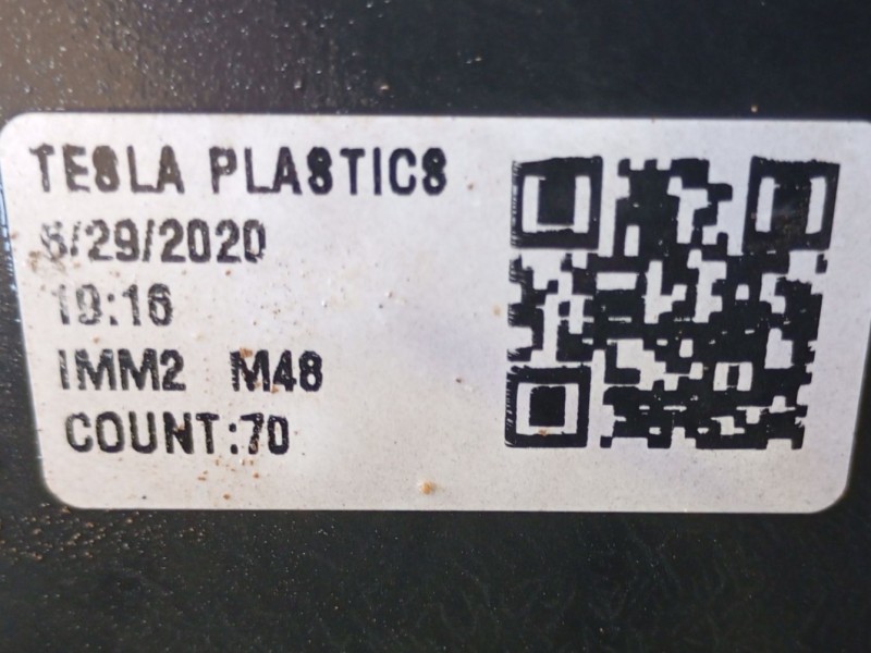 Recambio de estribos laterales para tesla model s (5yjs) referencia OEM IAM 600587400J  