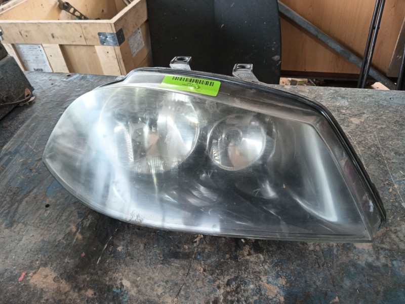 Recambio de faro derecho para seat ibiza iii (6l1) 1.9 tdi referencia OEM IAM   