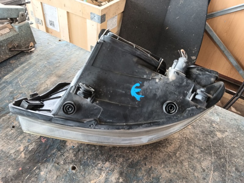 Recambio de faro derecho para seat ibiza iii (6l1) 1.9 tdi referencia OEM IAM   